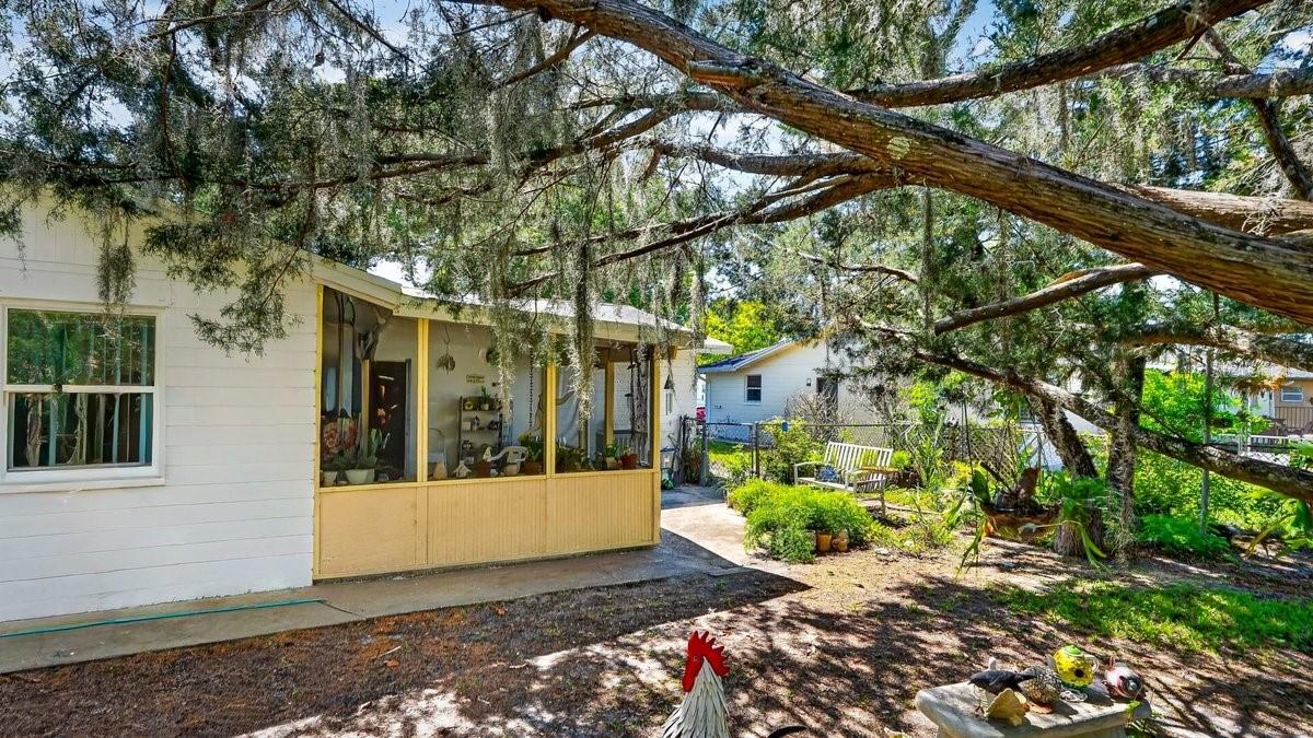 Image 52 of 58 For 2217 Green Street