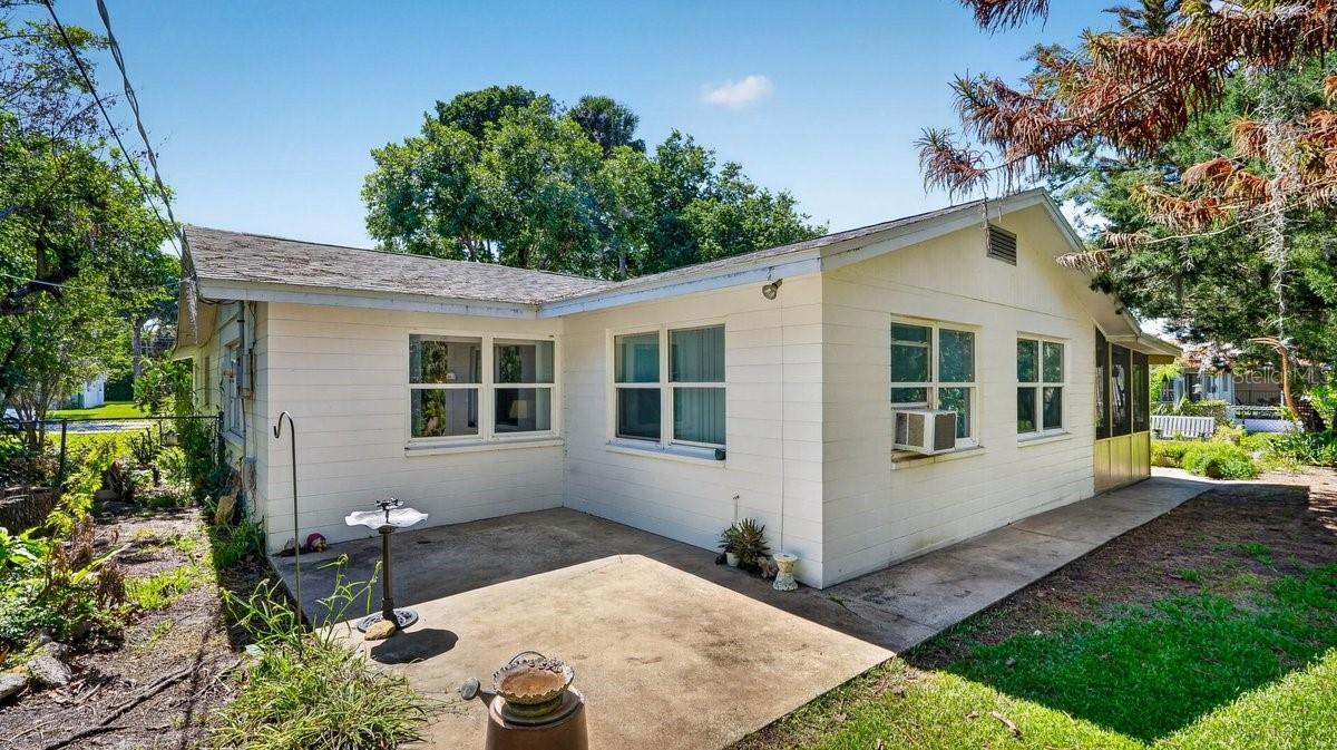 Image 54 of 58 For 2217 Green Street