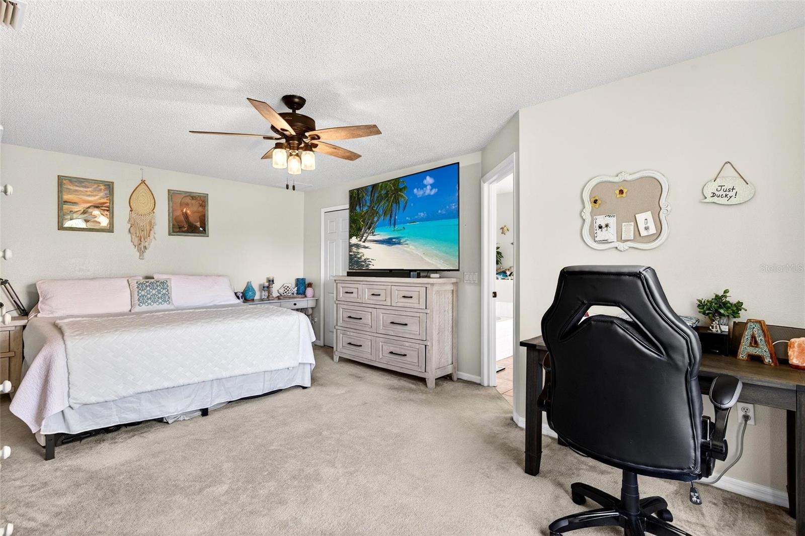 Image 20 of 54 For 341 Mariners Gate Drive