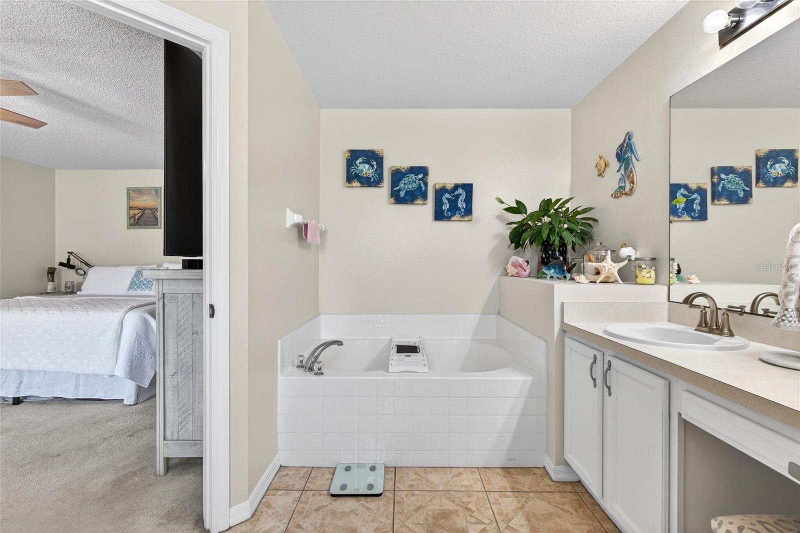 Image 25 of 54 For 341 Mariners Gate Drive