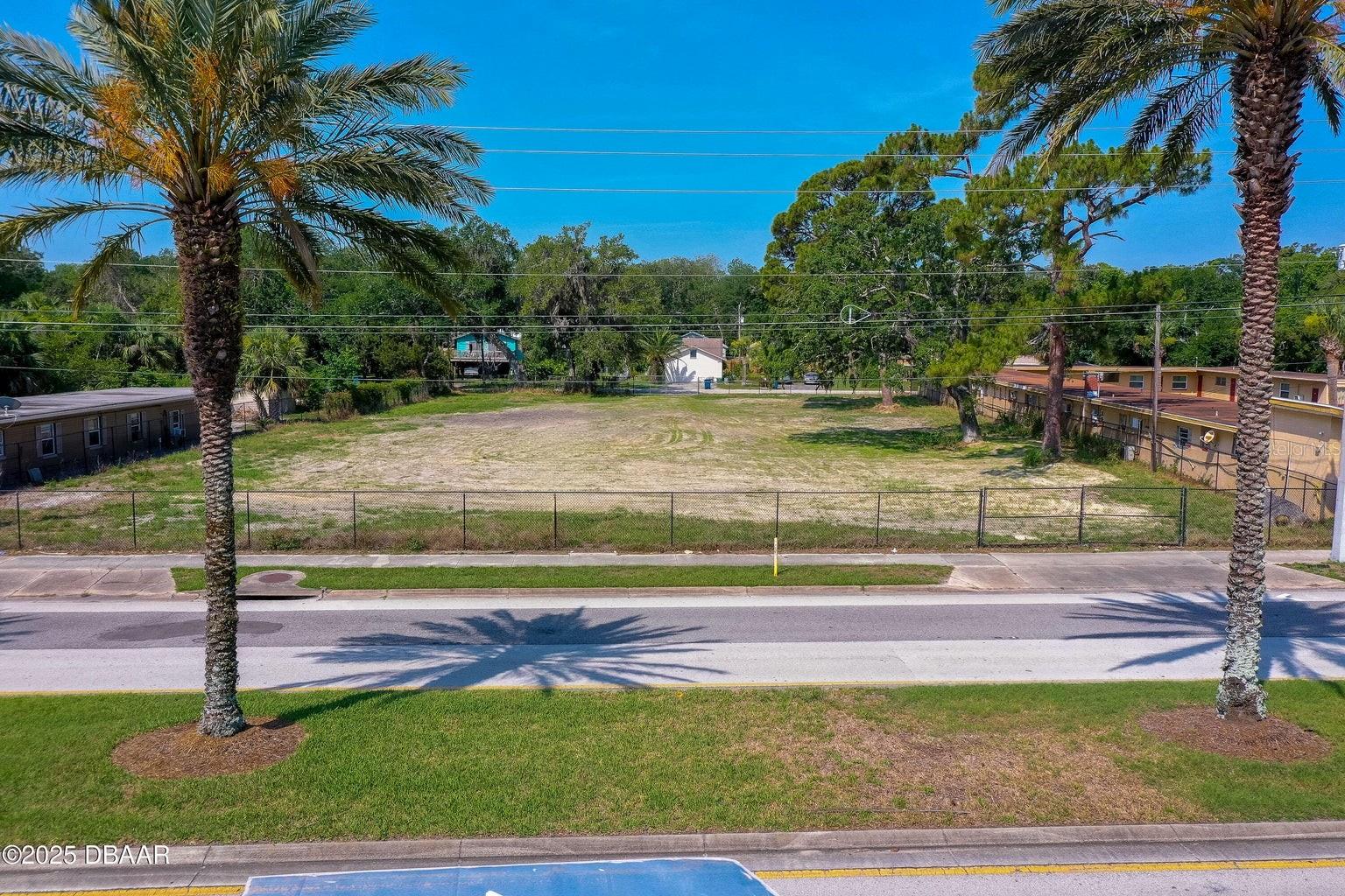 Image 2 of 11 For 670 Yonge Street