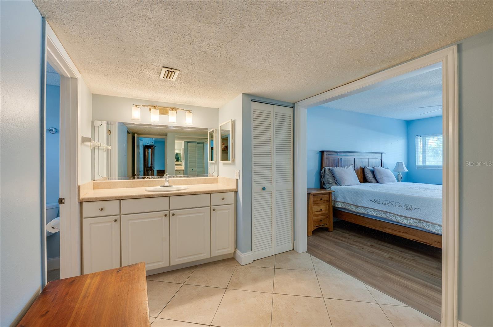 Image 16 of 32 For 100 Silver Beach Avenue 308