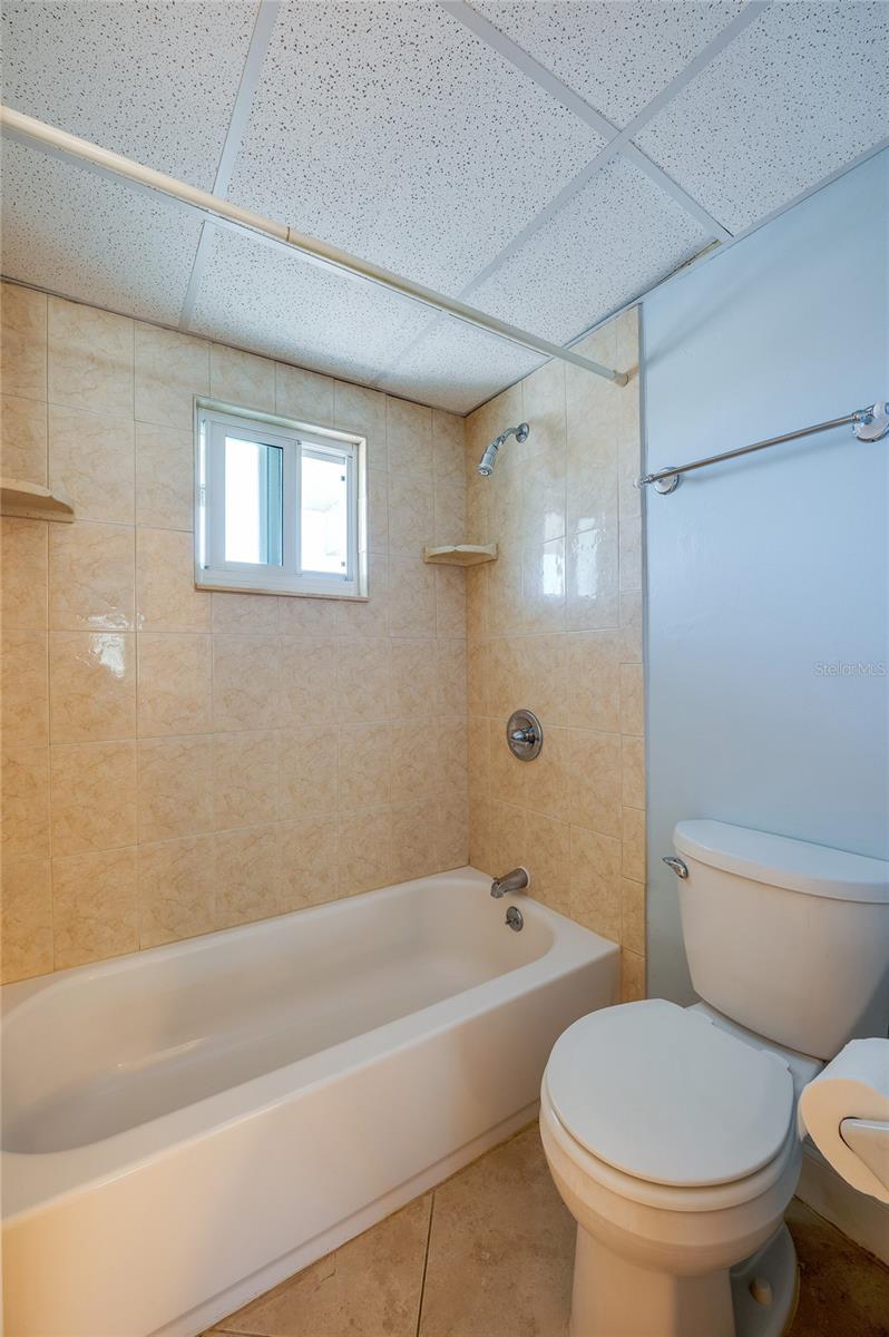 Image 18 of 32 For 100 Silver Beach Avenue 308