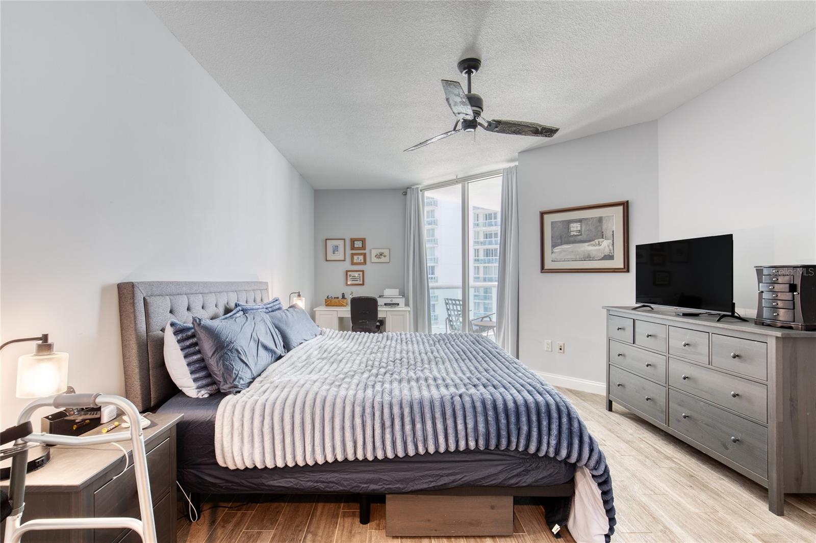 Image 12 of 42 For 241 Riverside Drive 405