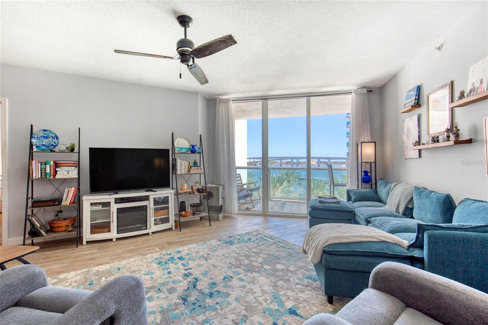 Image 3 of 42 For 241 Riverside Drive 405