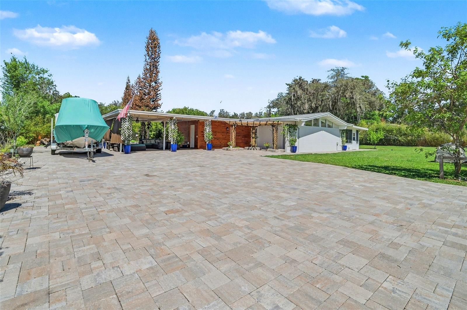 Details for 2207 Poinsettia Drive, DELAND, FL 32724