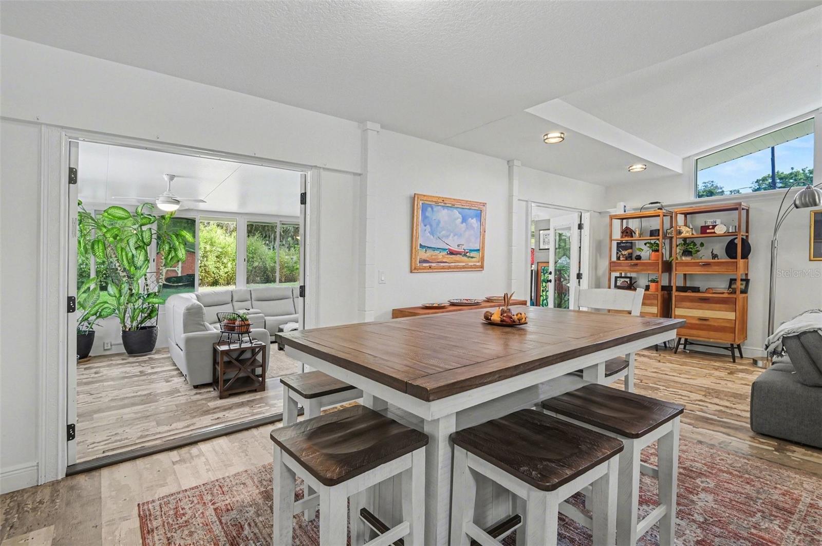 Image 11 of 37 For 2207 Poinsettia Drive