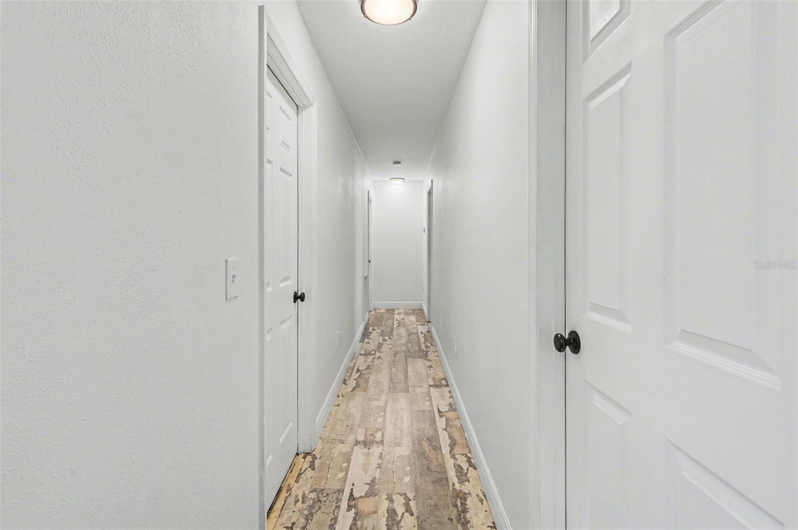 Image 18 of 37 For 2207 Poinsettia Drive