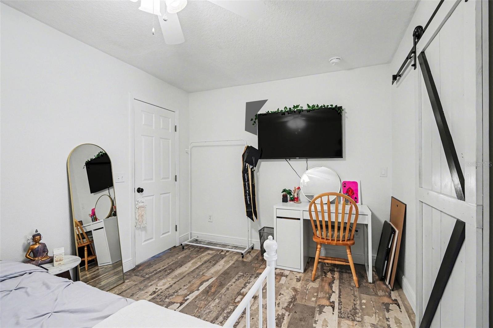 Image 23 of 37 For 2207 Poinsettia Drive