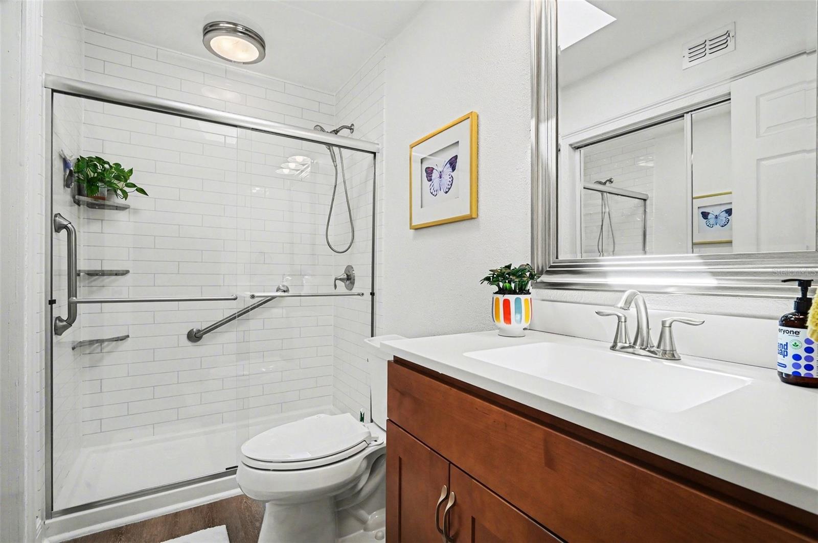 Image 26 of 37 For 2207 Poinsettia Drive