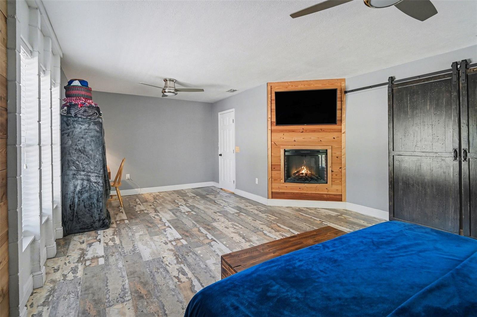 Image 28 of 37 For 2207 Poinsettia Drive