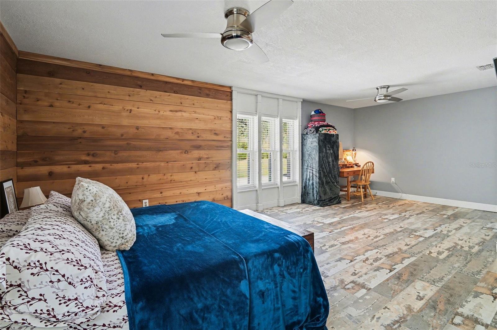 Image 30 of 37 For 2207 Poinsettia Drive