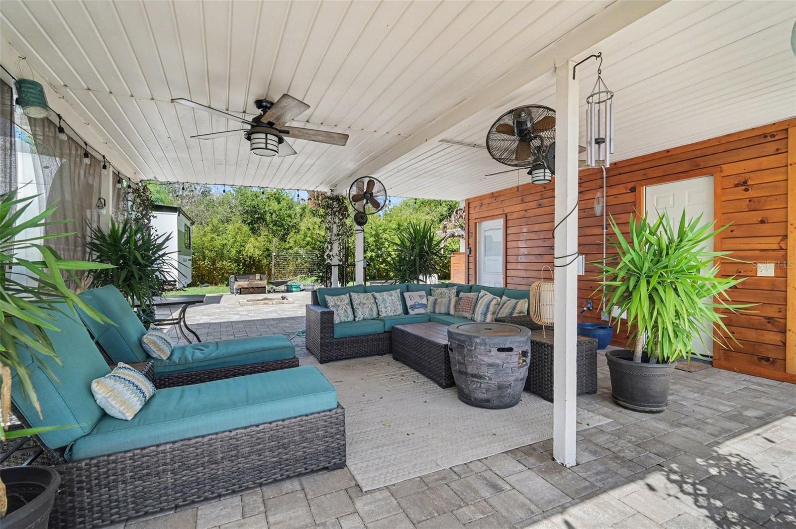 Image 32 of 37 For 2207 Poinsettia Drive