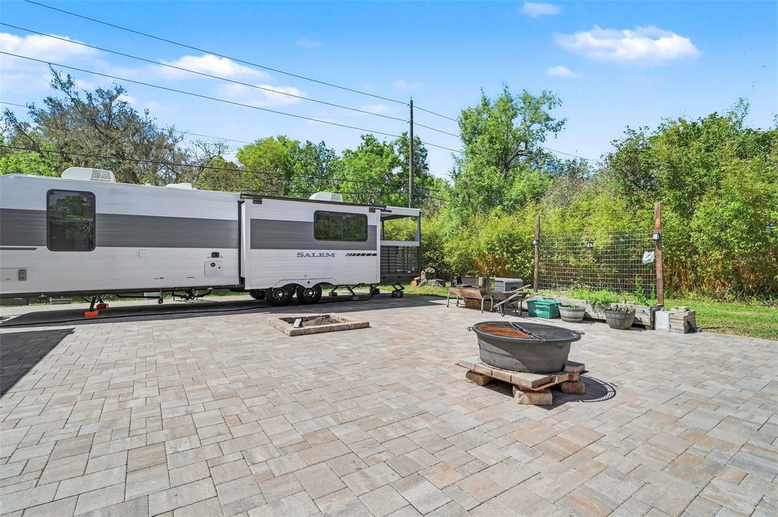 Image 33 of 37 For 2207 Poinsettia Drive