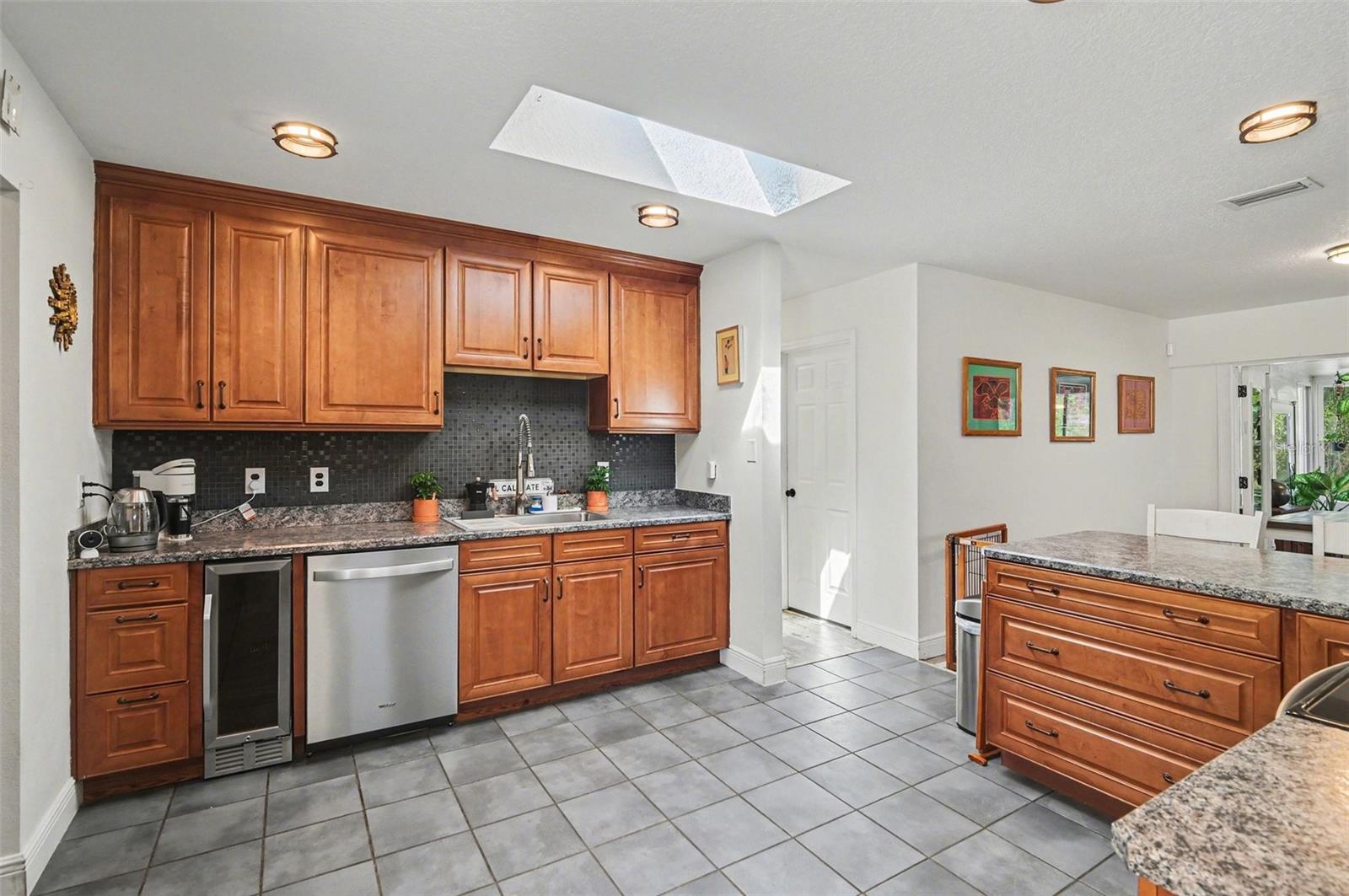 Image 9 of 37 For 2207 Poinsettia Drive