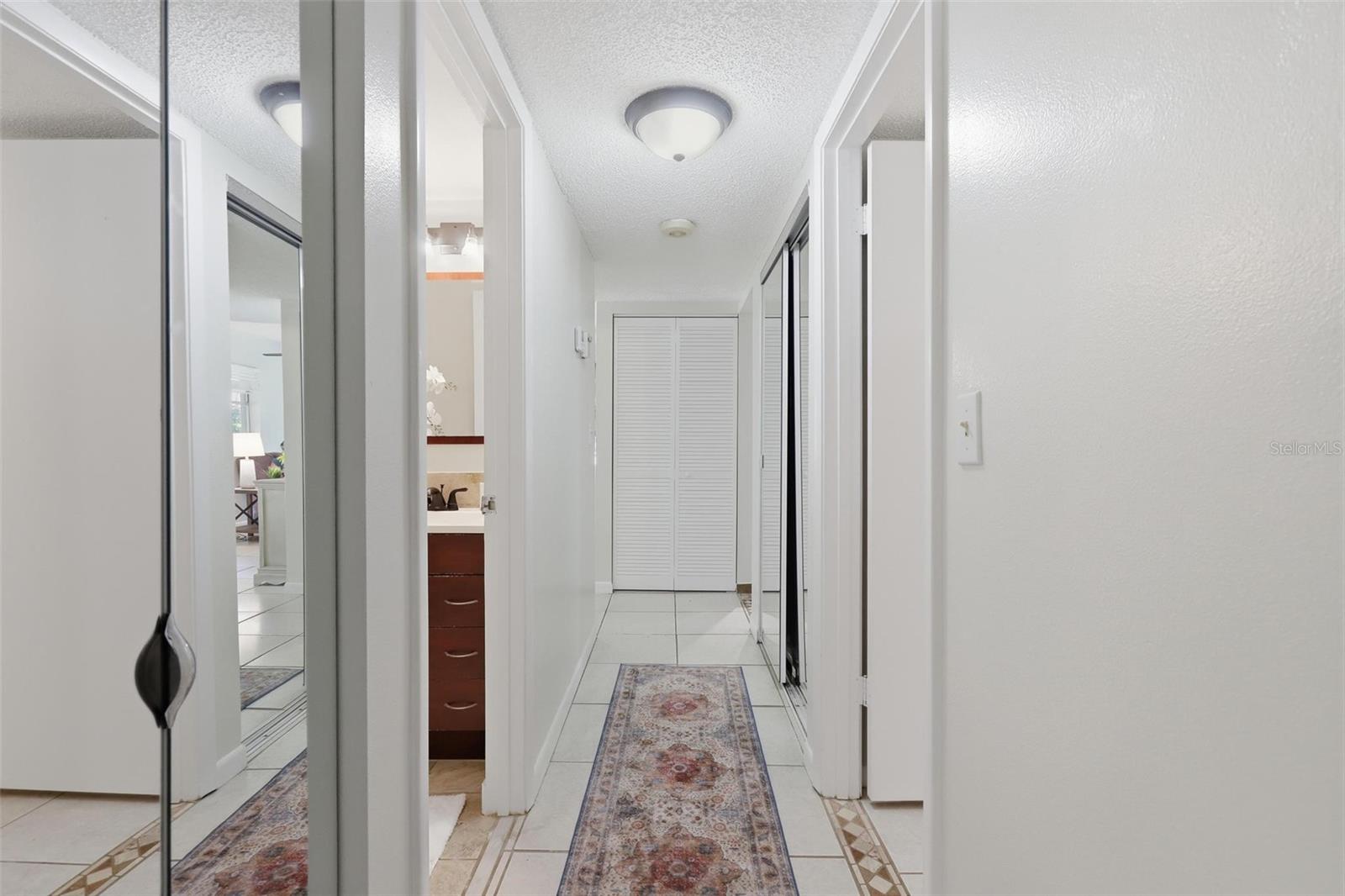 Image 17 of 38 For 120 Hibiscus Woods Court 6c