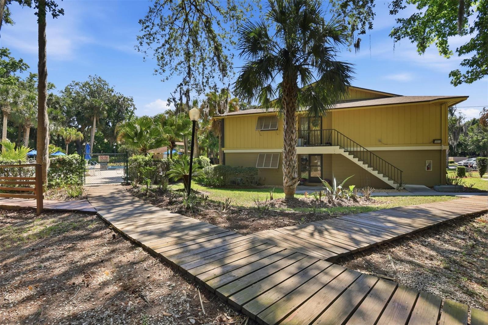 Image 2 of 38 For 120 Hibiscus Woods Court 6c