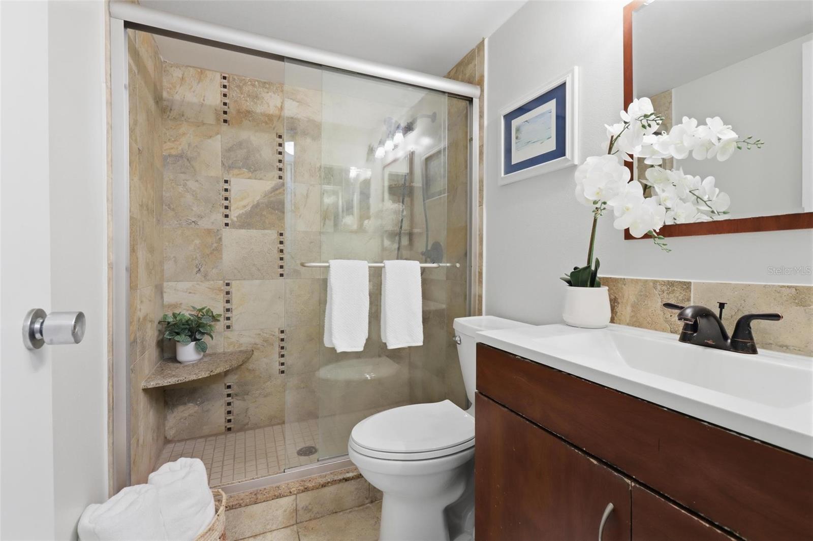 Image 24 of 38 For 120 Hibiscus Woods Court 6c