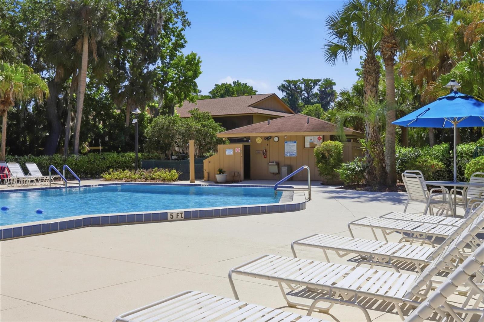 Image 29 of 38 For 120 Hibiscus Woods Court 6c