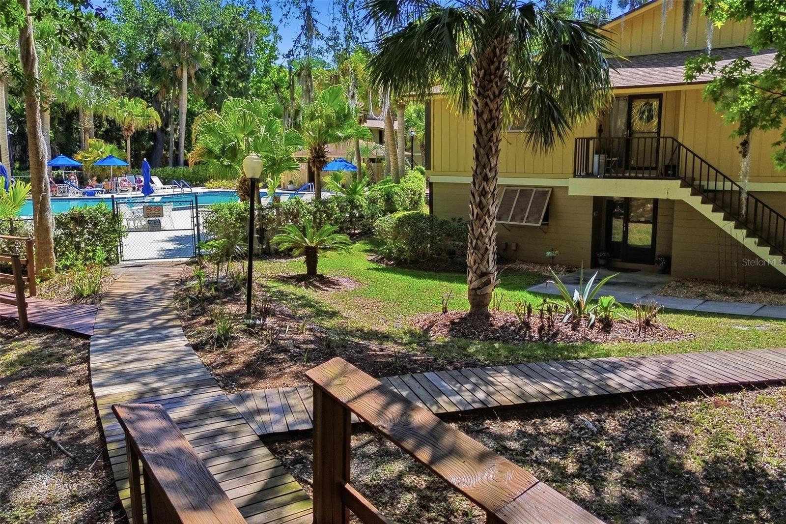 Image 3 of 38 For 120 Hibiscus Woods Court 6c