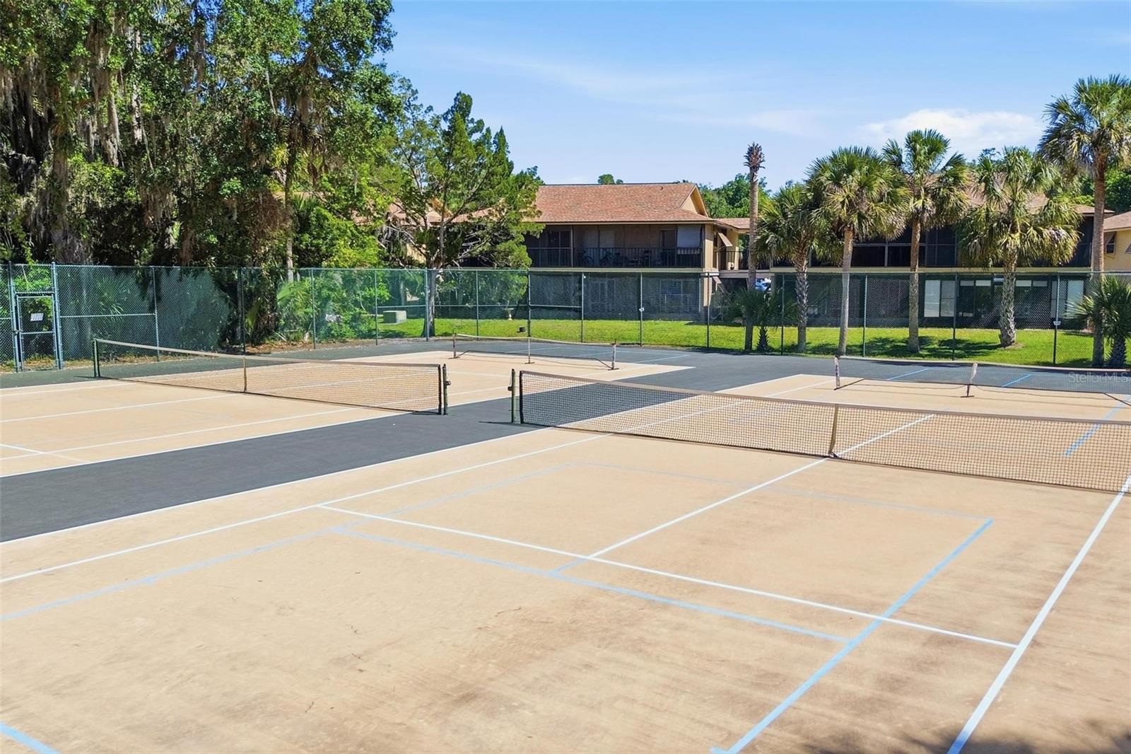 Image 33 of 38 For 120 Hibiscus Woods Court 6c