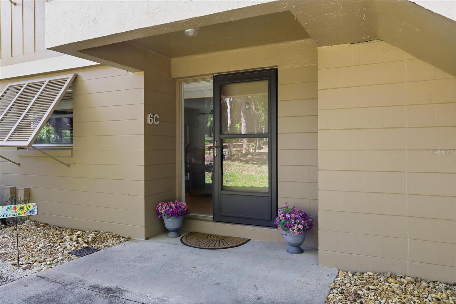 Image 4 of 38 For 120 Hibiscus Woods Court 6c