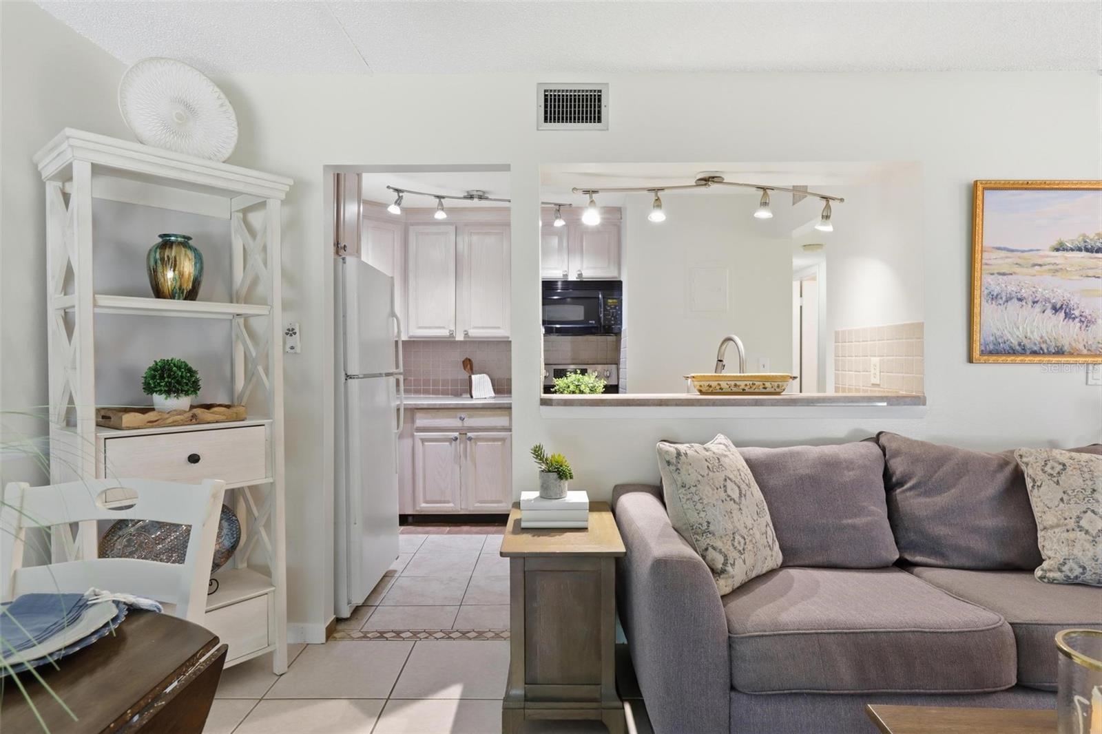 Image 9 of 38 For 120 Hibiscus Woods Court 6c