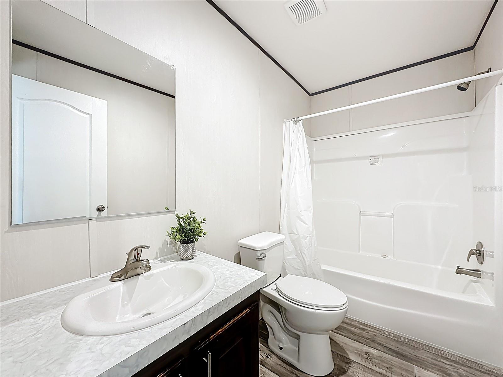 Image 23 of 36 For 101 Orange Tree Street