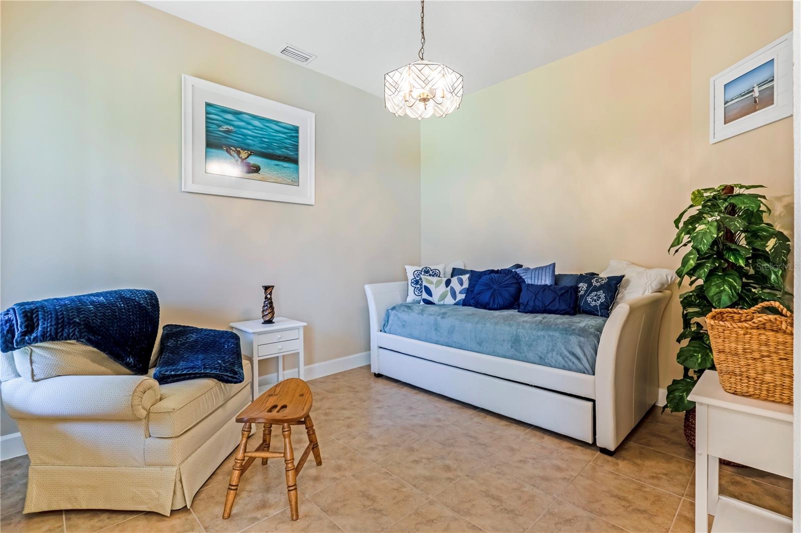 Image 16 of 44 For 708 Aldenham Lane