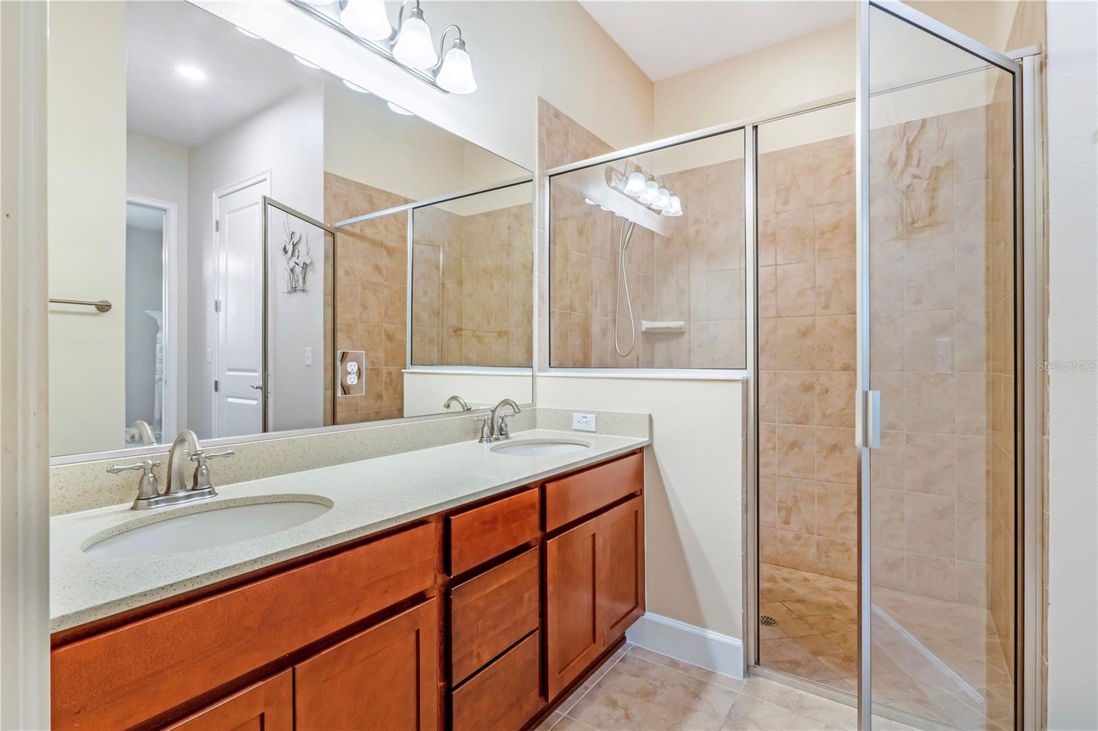 Image 21 of 44 For 708 Aldenham Lane