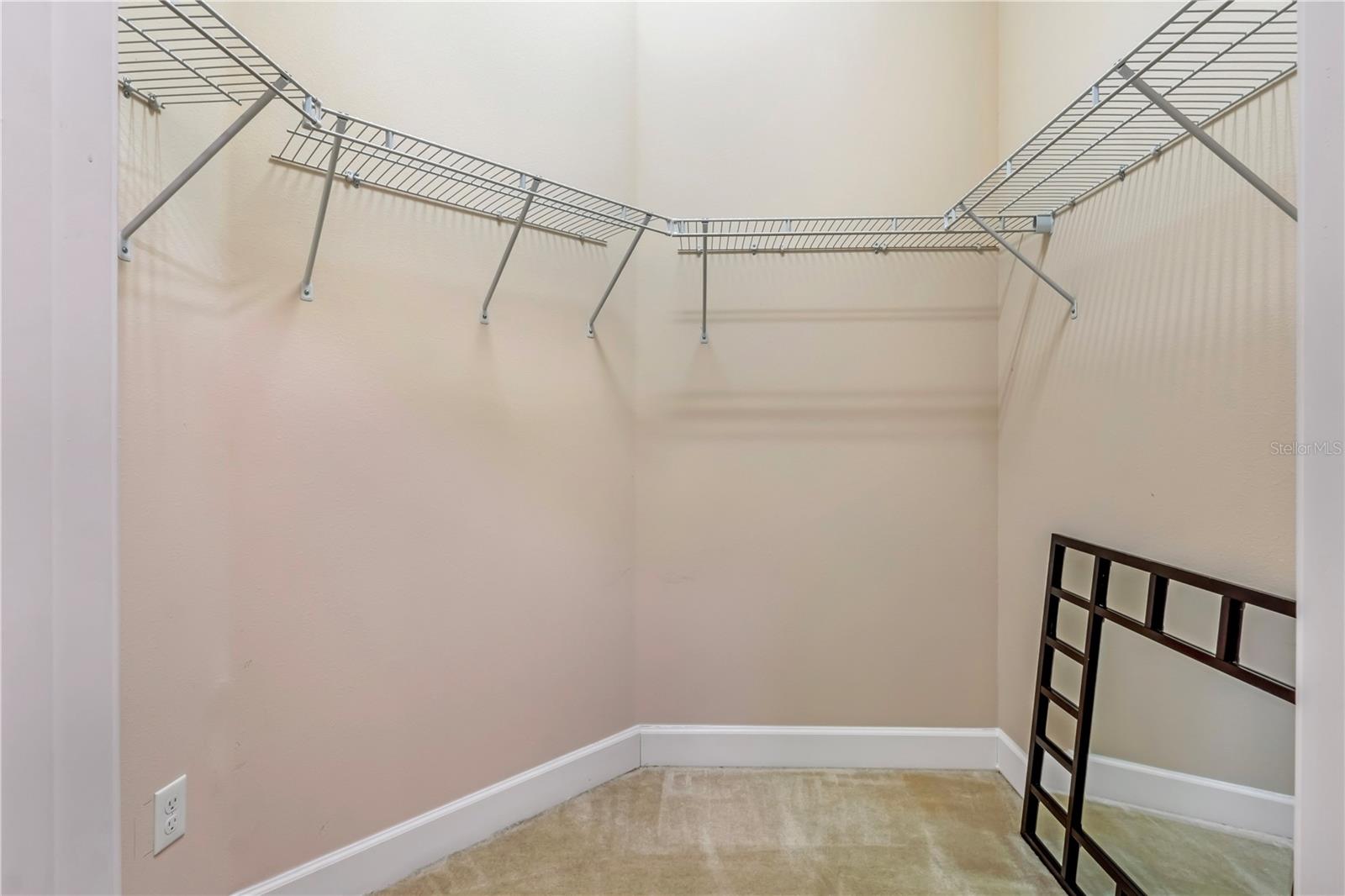 Image 22 of 44 For 708 Aldenham Lane