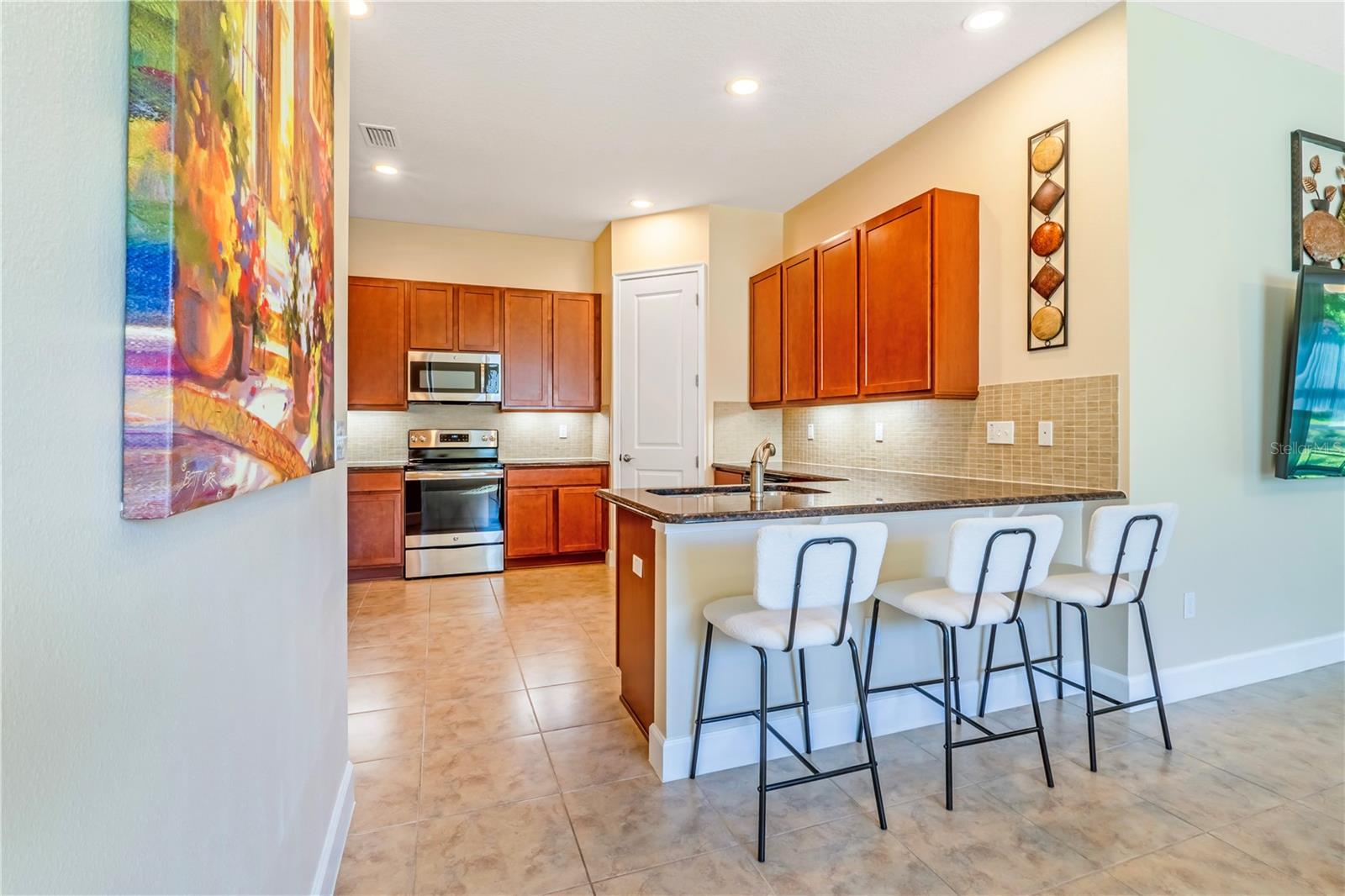 Image 7 of 44 For 708 Aldenham Lane