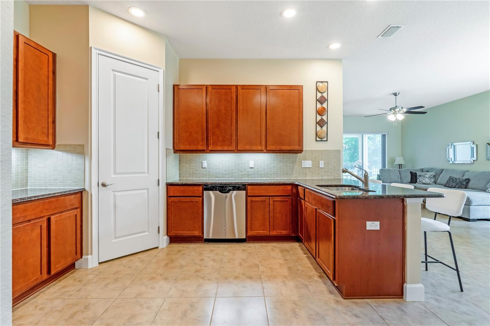 Image 8 of 44 For 708 Aldenham Lane