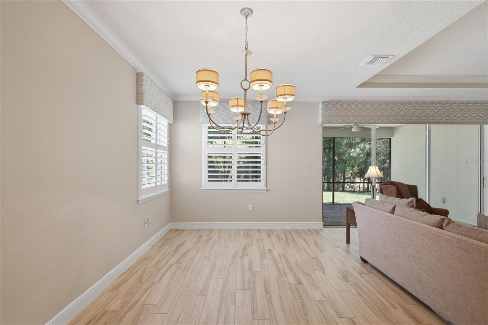 Image 17 of 64 For 918 Victoria Hills Drive