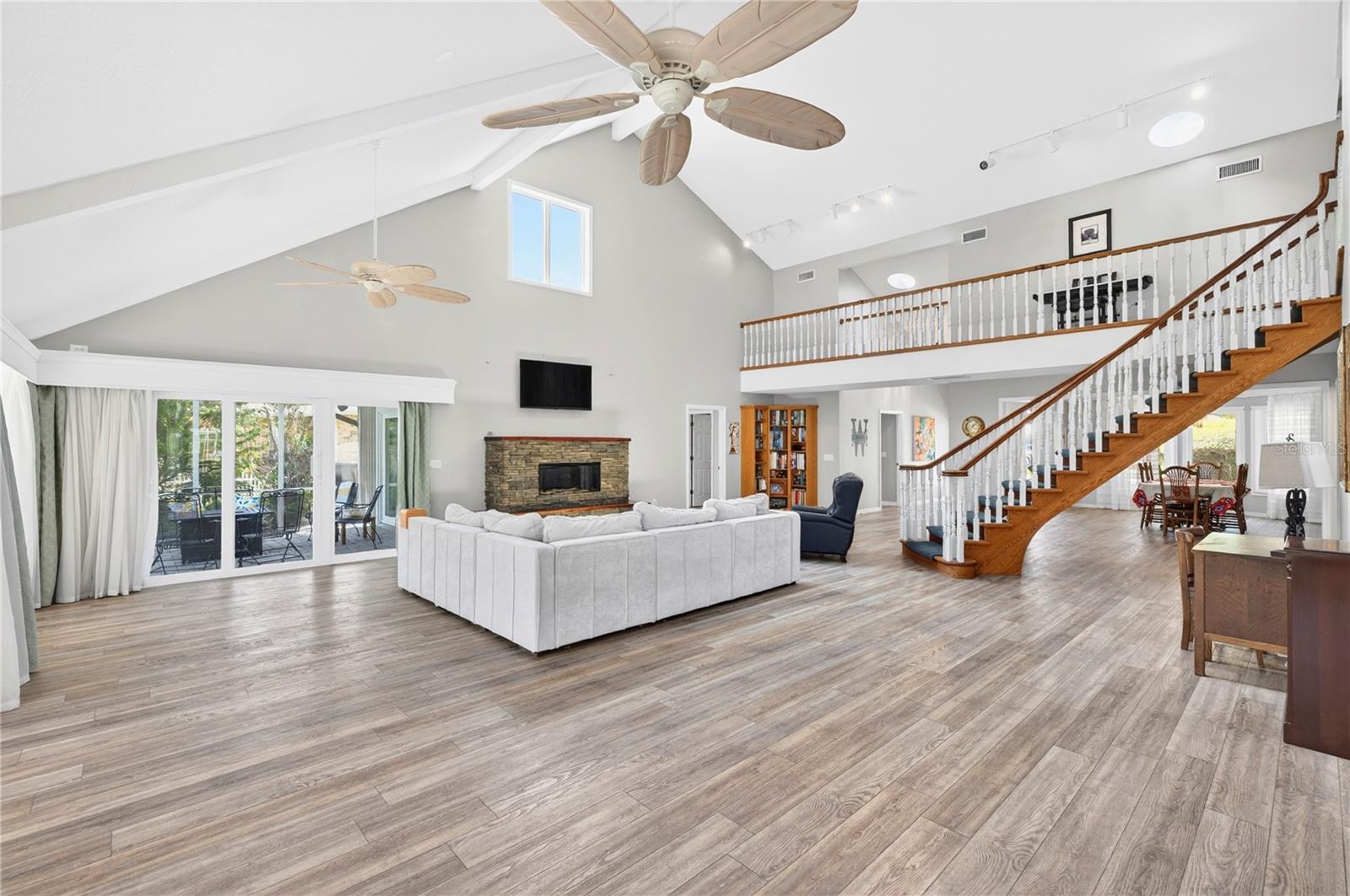 Image 17 of 85 For 770 Pelican Bay Drive