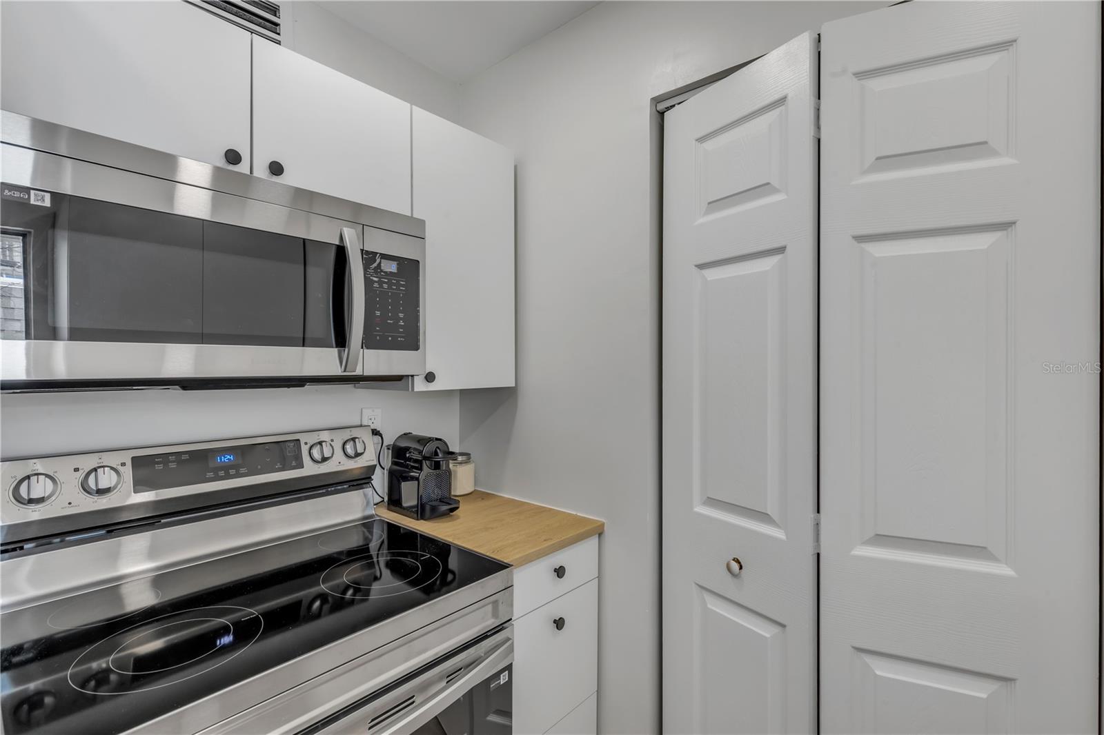 Image 12 of 27 For 303 Ridge Boulevard 2100