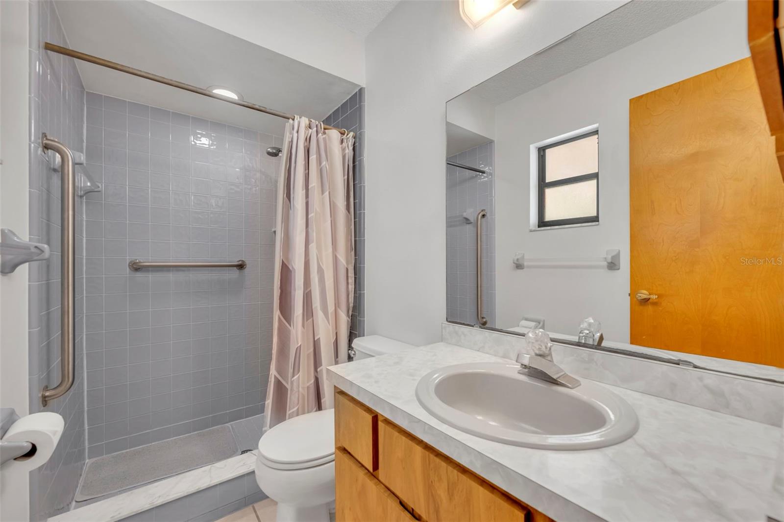 Image 12 of 30 For 221 Grande Vista Street