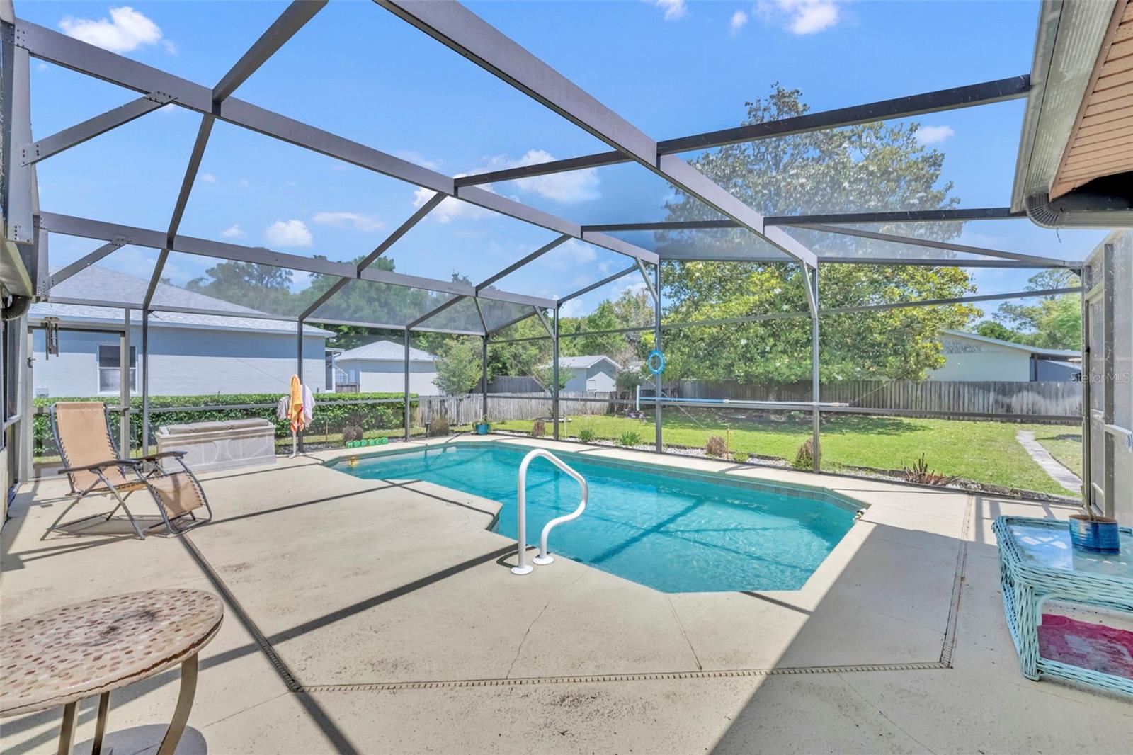 Image 16 of 30 For 221 Grande Vista Street