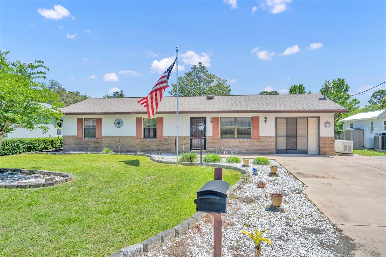 Image 21 of 30 For 221 Grande Vista Street