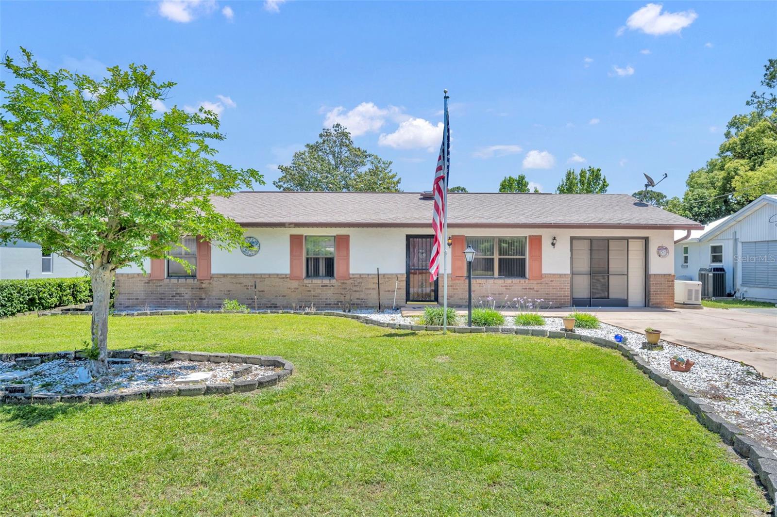 Image 22 of 30 For 221 Grande Vista Street