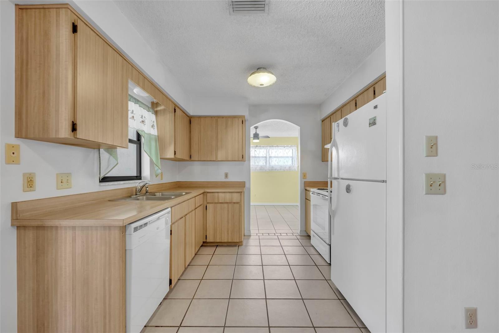 Image 5 of 30 For 221 Grande Vista Street