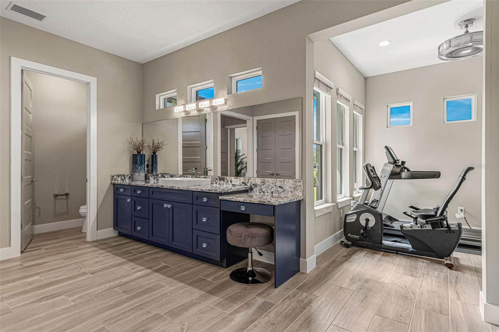 Image 37 of 53 For 1861 Adrian Creek Blvd