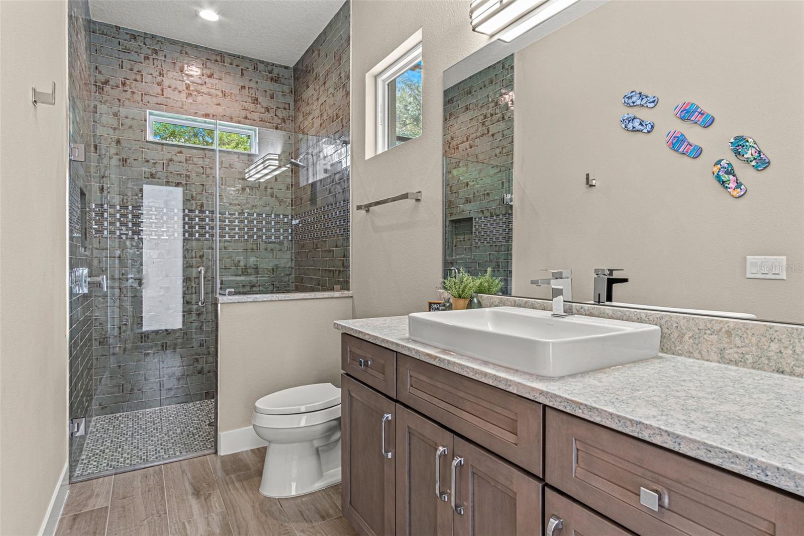 Image 40 of 53 For 1861 Adrian Creek Blvd