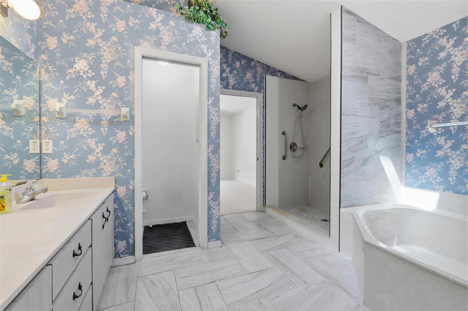 Image 11 of 16 For 317 Glenbriar Circle