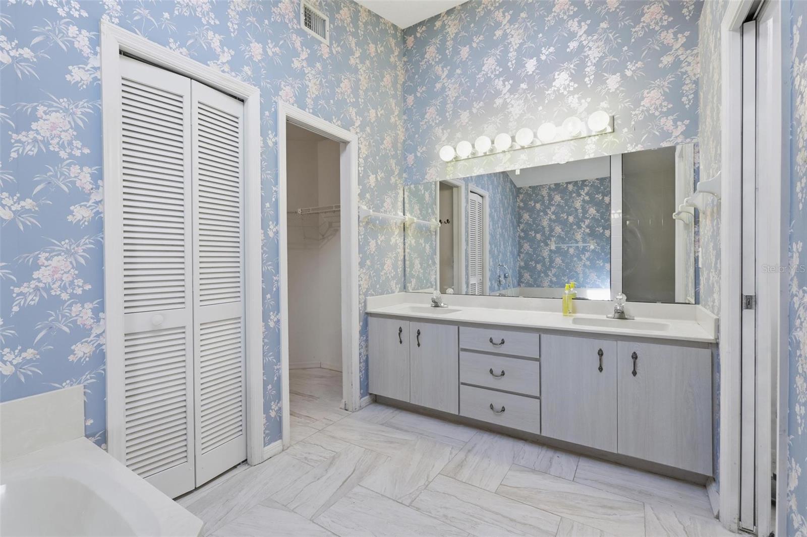 Image 13 of 16 For 317 Glenbriar Circle