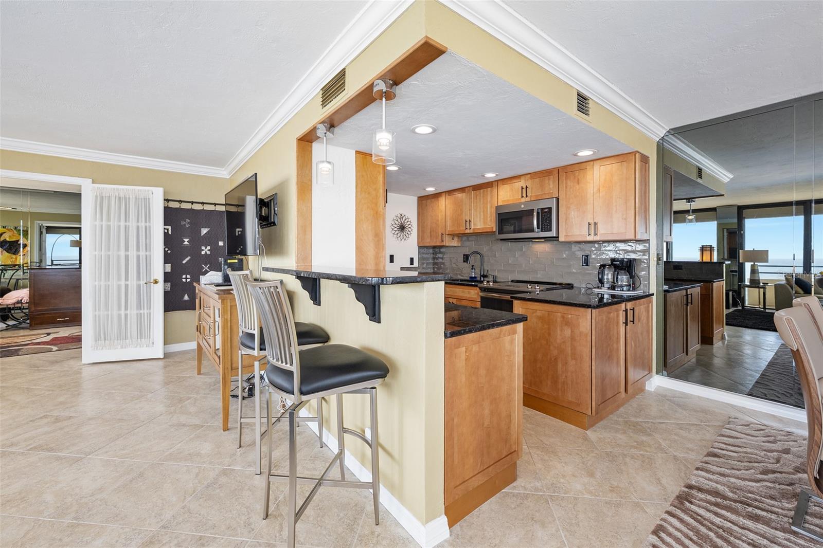Image 14 of 68 For 2900 Atlantic Avenue 1501
