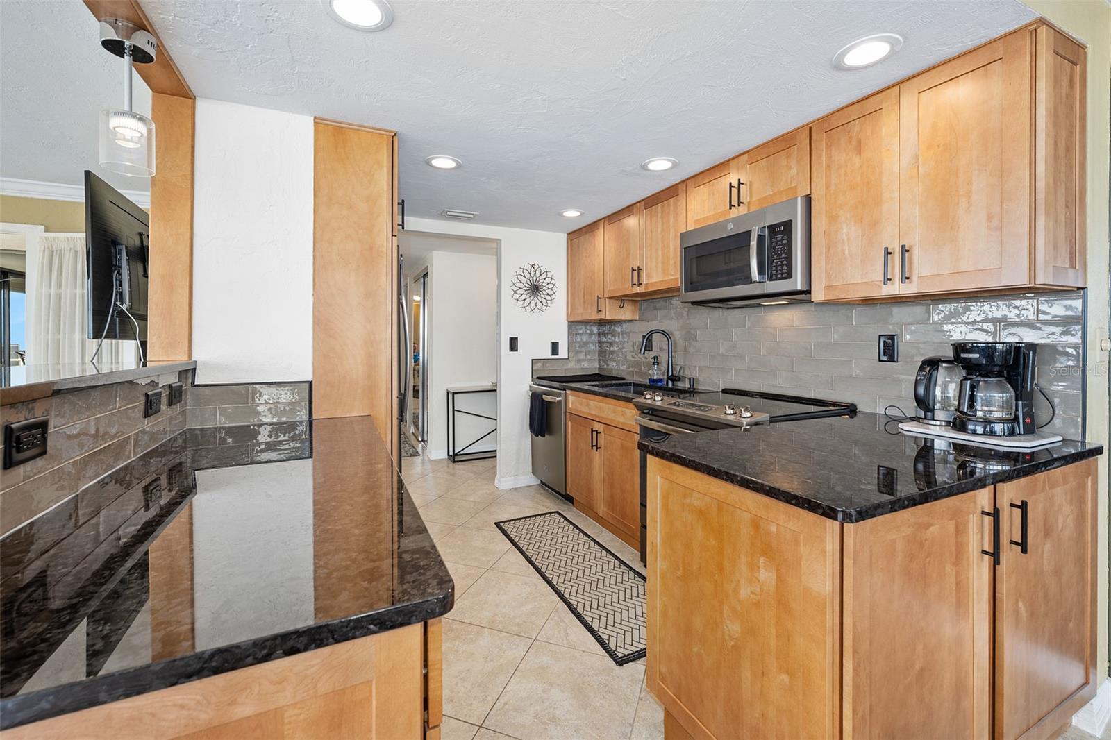 Image 15 of 68 For 2900 Atlantic Avenue 1501