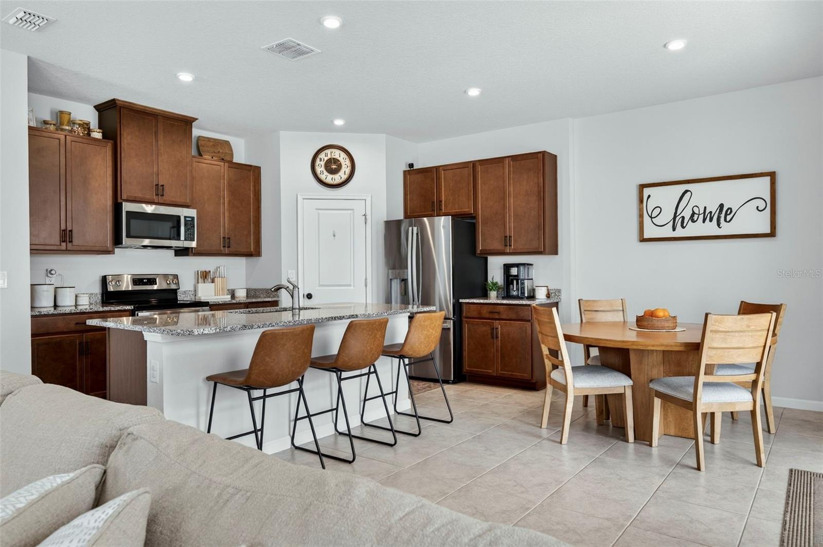 Image 11 of 55 For 381 Crestwind Drive