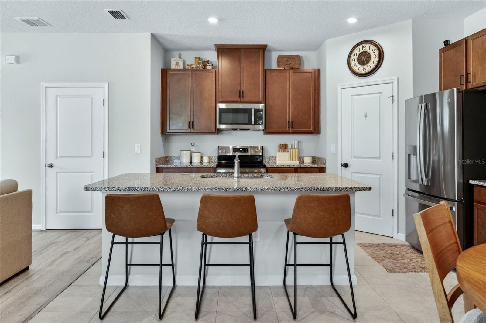 Image 14 of 55 For 381 Crestwind Drive