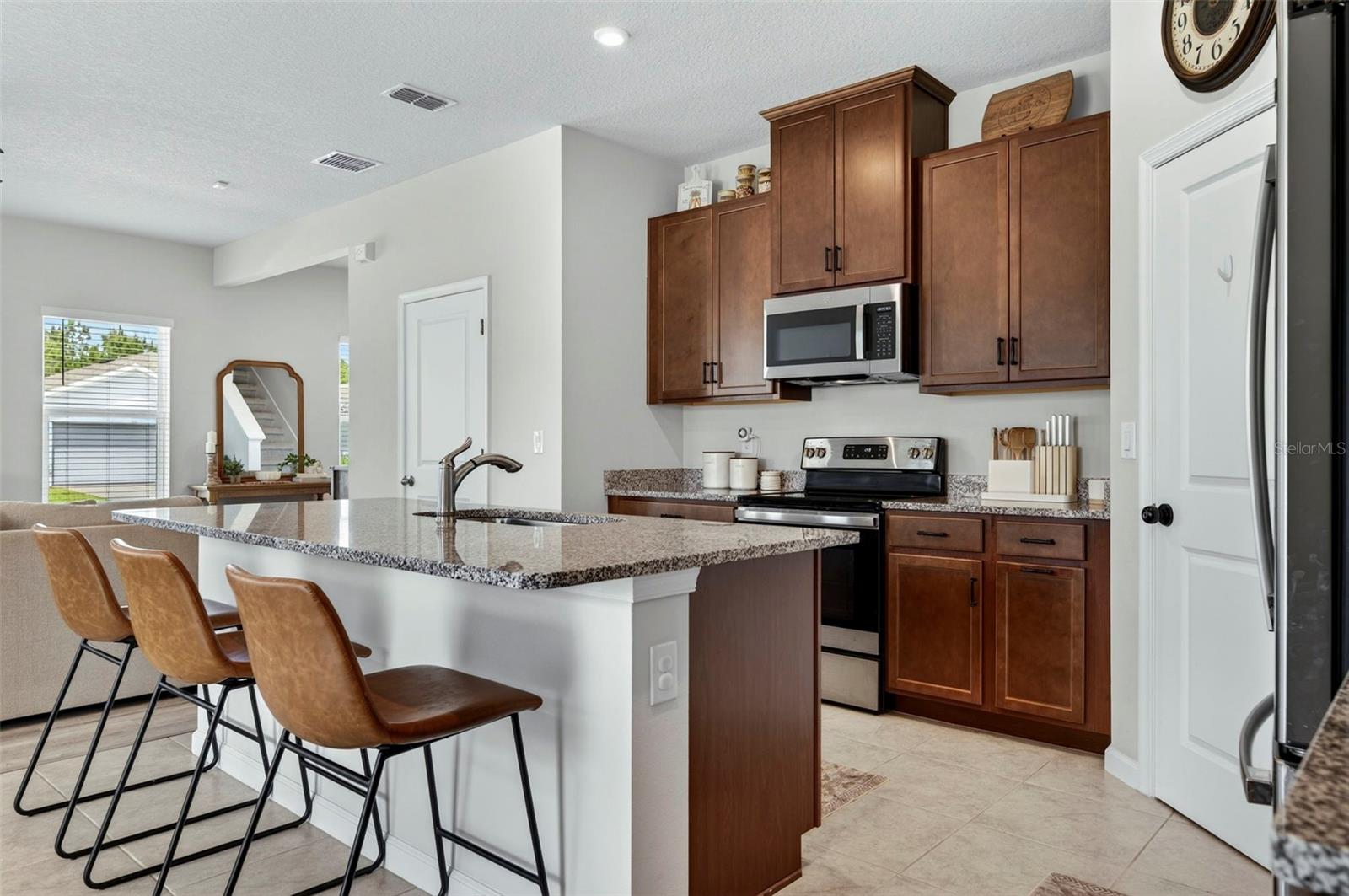 Image 15 of 55 For 381 Crestwind Drive